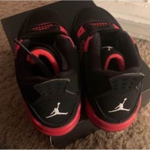 Jordan 4s size 11c 
(READ DESCRIPTION)